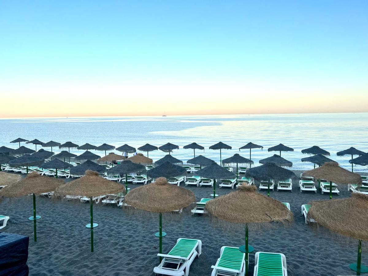 Cozy Fuengirola Apartment With Sea View & Pool Eksteriør bilde