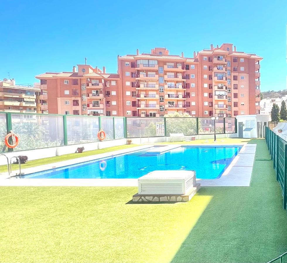 Cozy Fuengirola Apartment With Sea View & Pool Eksteriør bilde